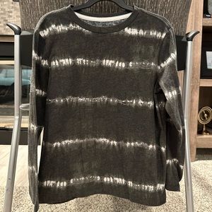 Old Navy long sleeve t-shirt